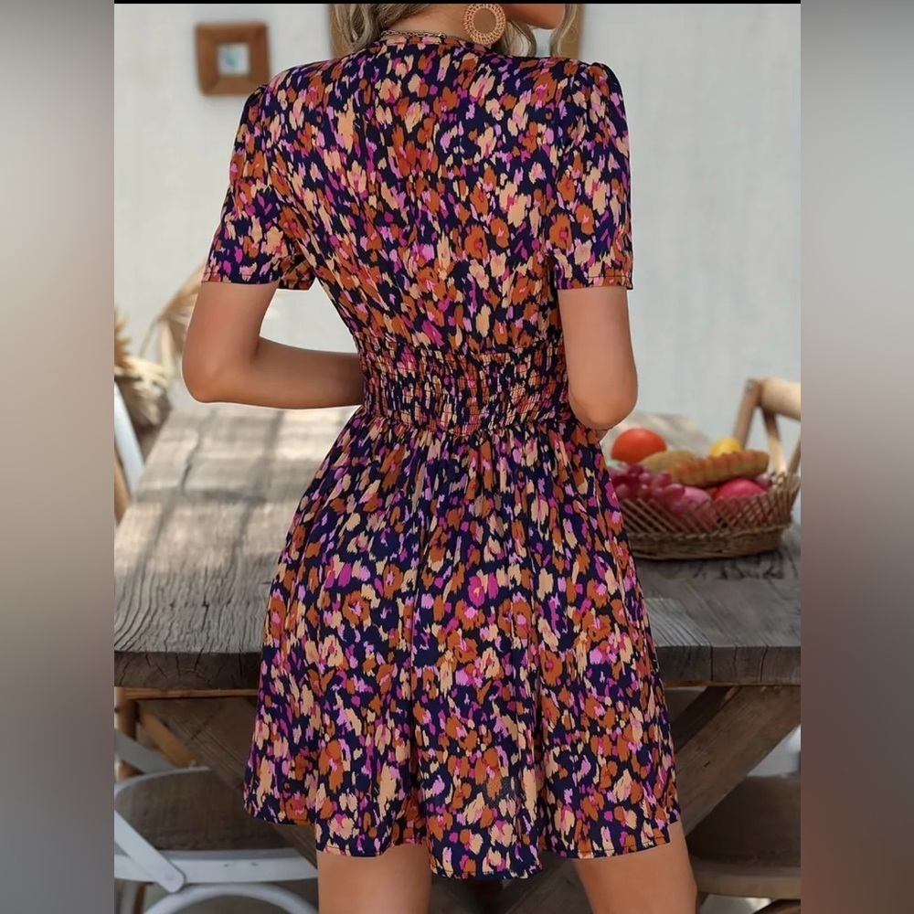 NWOT Floral Print V-neck Dress - Picture 2 of 10